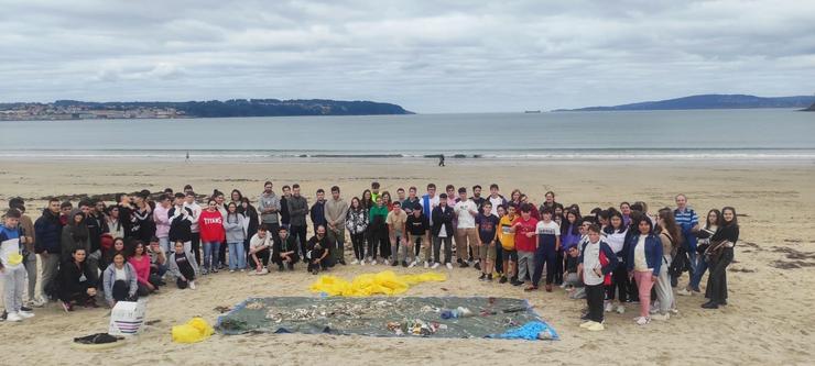 XI Limpeza Simultánea de Praias organizada por Adega.. ADEGA