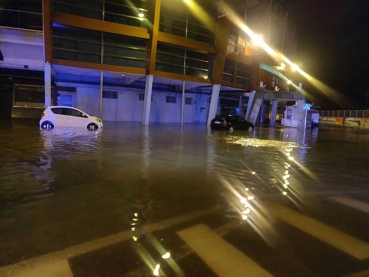 Inundacións nas inmediacións de Balaídos polas fortes chuvias caídas.. POLICÍA LOCAL / Europa Press