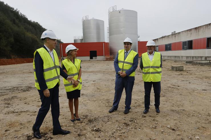 O conselleiro de Economía, Francisco Conde, visita a planta de Iffe Biotech nas Somozas.. XUNTA 