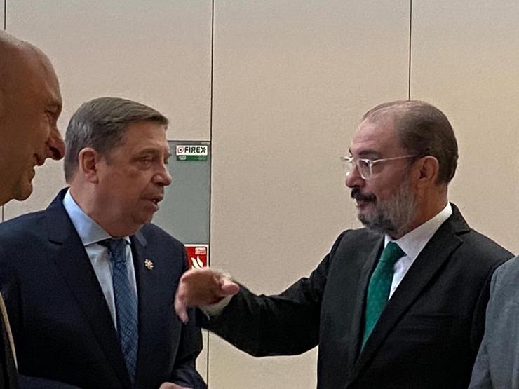 O ministro de Agricultura e o presidente de Aragón / Europa Press