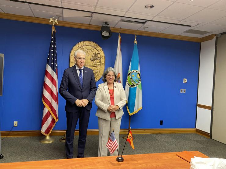 O conselleiro de Economía, Francisco Conde, reúnese coa alcaldesa de Miami-Dade 