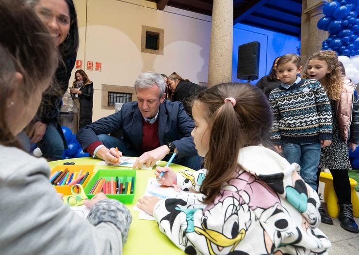 O presidente do PPdeG, Alfonso Rueda, nun acto organizado polos populares para celebrar o Día Internacional da Infancia.. PPDEG / Europa Press