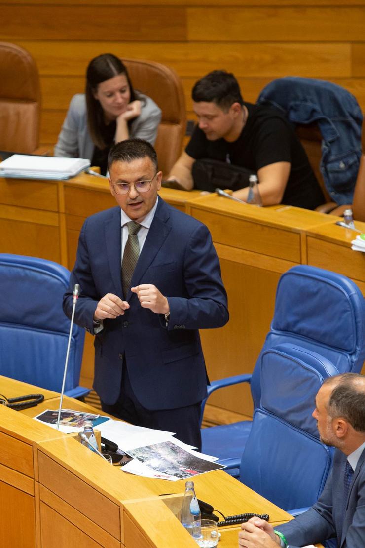 O conselleiro do Medio Rural, José González, no Parlamento 