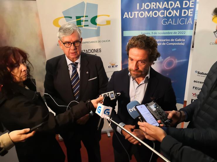 O presidente de Faconauto, xunto ao da CEG, en Santiago / Europa Press