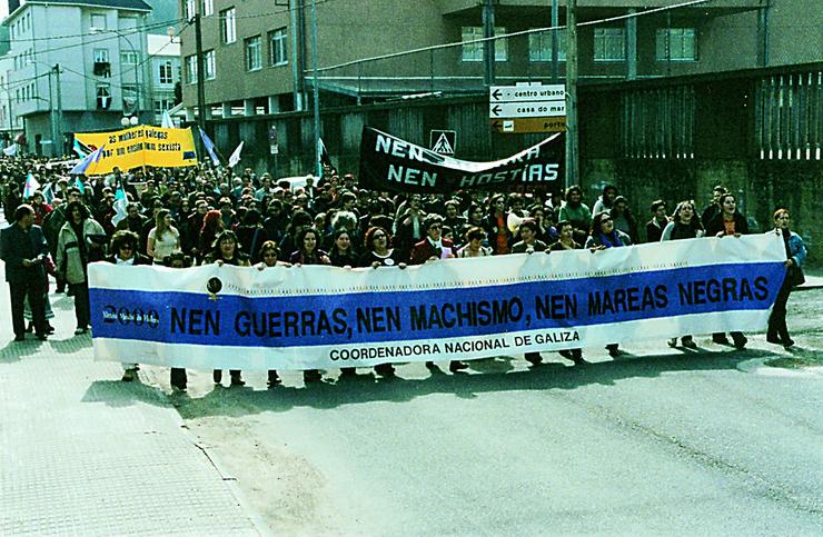 Marcha Mundial das Mulleres na Costa da Morte o 9 de novembro do 2003 