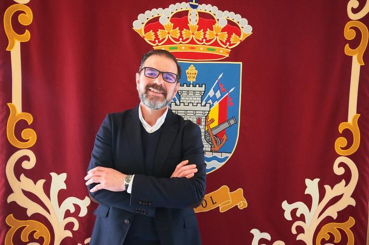 O alcalde de Ferrol, Ángel Mato, pousa na sala de recepcións durante unha entrevista con Europa Press, a 27 de abril de 2022, en Ferrol / Raúl Lomba - Europa Press.
