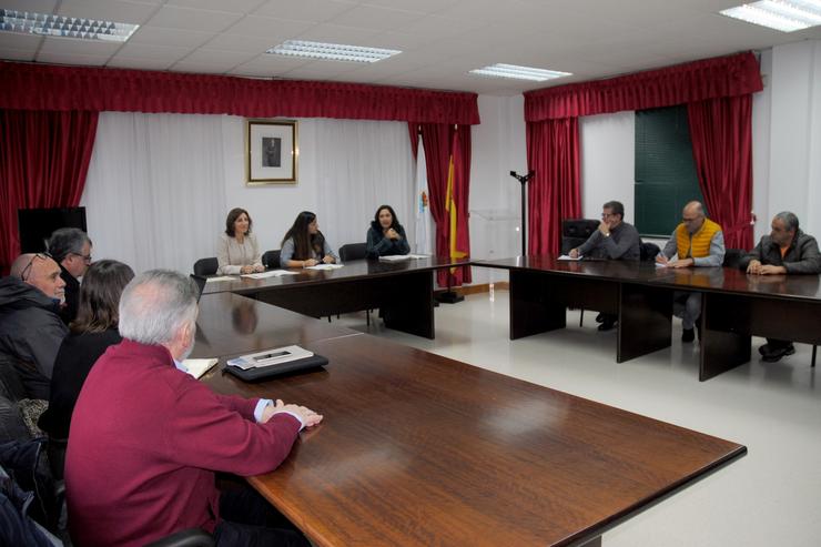 A conselleira de Medio Ambiente, Territorio e Vivenda, Anxos Vázquez, na reunión coa comisión interdisciplinar. XUNTA / Europa Press