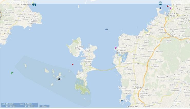 Posición da Salvamar Sargadelos e do helicóptero para detectar a orixe da vertedura de chapapote a 13 de decembro de 2022p. SALVAMAR SARGADELOS / Europa Press