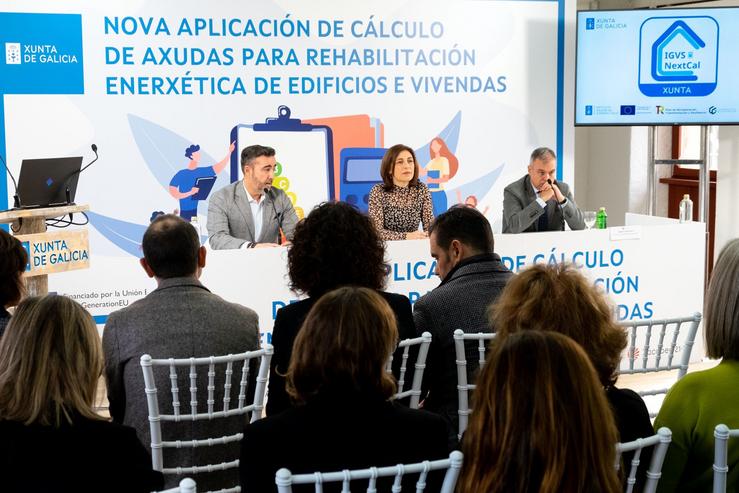 A conselleira de Medio Ambiente, Territorio e Vivenda, Ángeles Vázquez, na presentación da nova aplicación de cálculo de axudas para a rehabilitación enerxética de edificios / Xunta