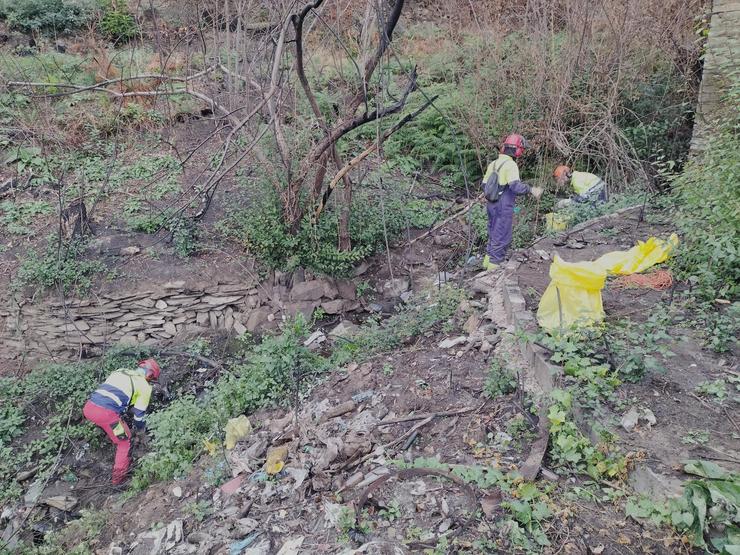 Traballos de restauración hidrolóxica e forestal nas zonas afectadas polo incendio do Barco de Valdeorras 