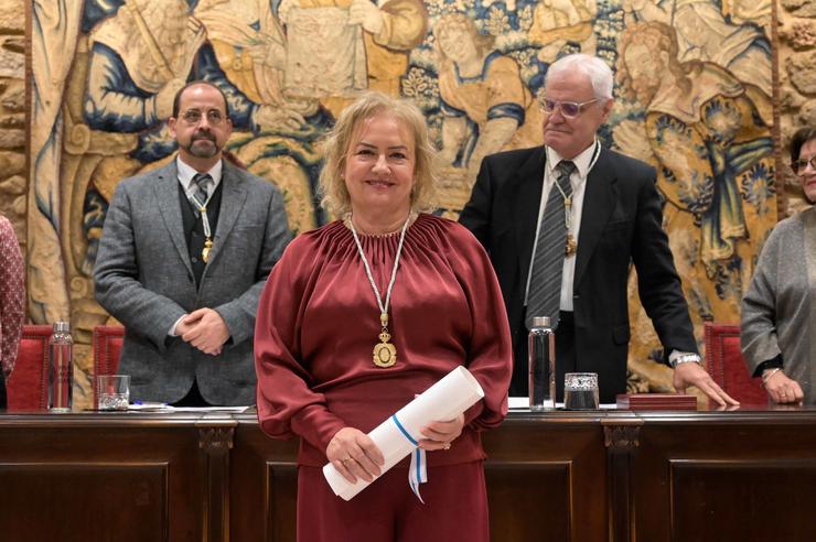 A catedrática de Filoloxía Románica María Dolores Sánchez Palomino, no seu ingreso como membro de número na Real Academia Galega (RAG) 