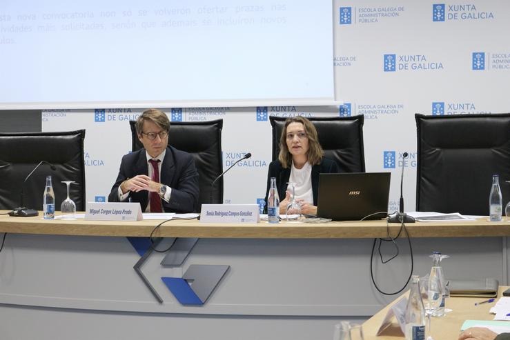 O conselleiro de Facenda e Administración Pública, Miguel Corgos, e a directora da Escola Galega de Administración Pública (EGAP), Sonia Rodríguez-Campos, presentan o plan formativo de empregados públicos de 2023 / Xunta de Galicia.