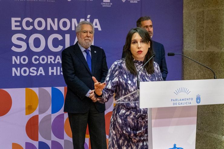 A conselleira de Promoción do Emprego e Igualdade, María Jesús Lorenzana, inaugura a exposición Economía Social: non corazón dá nosa historia.. XOÁN CRESPO 