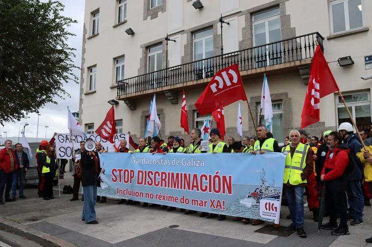 Gardacostas de Galicia concéntranse na Coruña para pedir a súa inclusión no réxime especial do mar.. CIG 