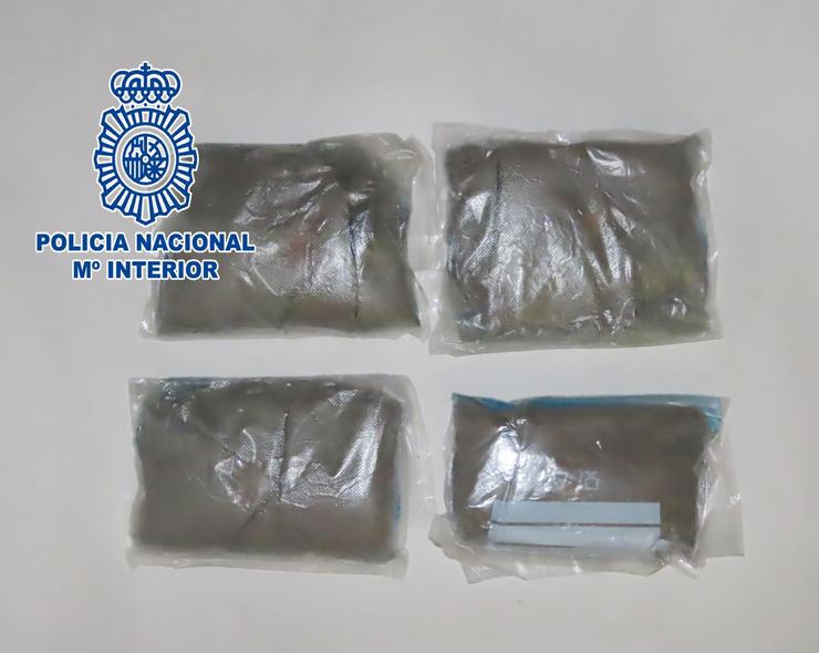 Detidas dúas persoas en Narón por transportar catro quilos de heroína desde Madrid nun vehículo caleteado para transportar droga / Policía Nacional