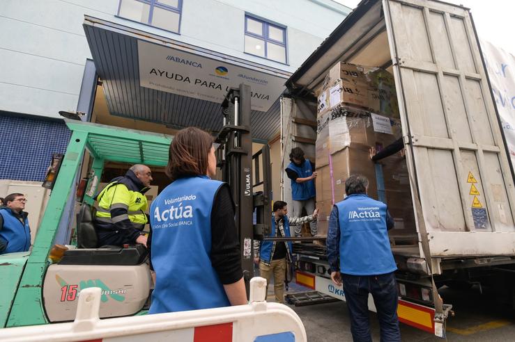 Un camión con xoguetes e produtos de primeira necesidade con destino a Ucraína 