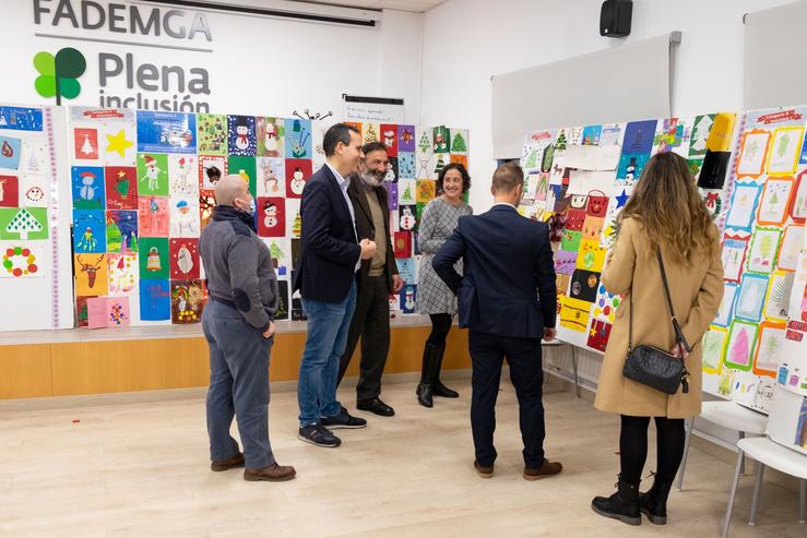 O director xeral de Persoas con Discapacidade, Fernando González Abeijón, participa na selección de Tarxetas de Nadal de Special Olympics / Xoán Crespo