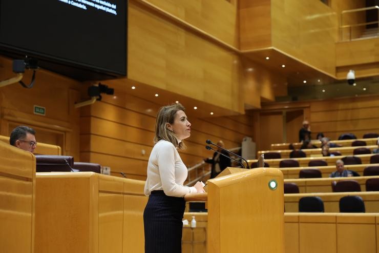 A ministra de Transportes, Mobilidade e Axenda Urbana, Raquel Sánchez, durante unha sesión de control ao Goberno no Senado. Jesús Hellín - Europa Press 