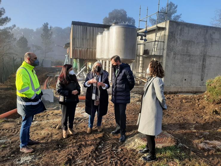 O delegado do Goberno, José Miñones, nunha explotación de Guitiriz (Lugo). DELEGACIÓN DO GOBERNO 