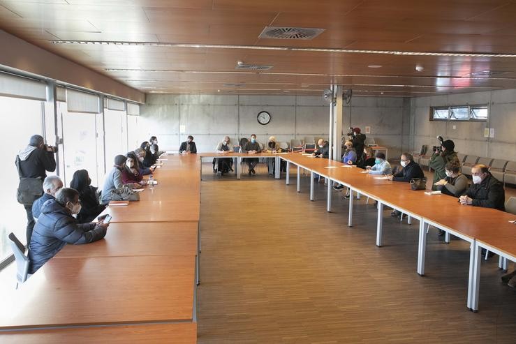 Representantes do PSOE e da Marea Atlántica reúnense con entidades para abordar o plan municipal de dereito á vivenda. ANDY PEREZ / Europa Press