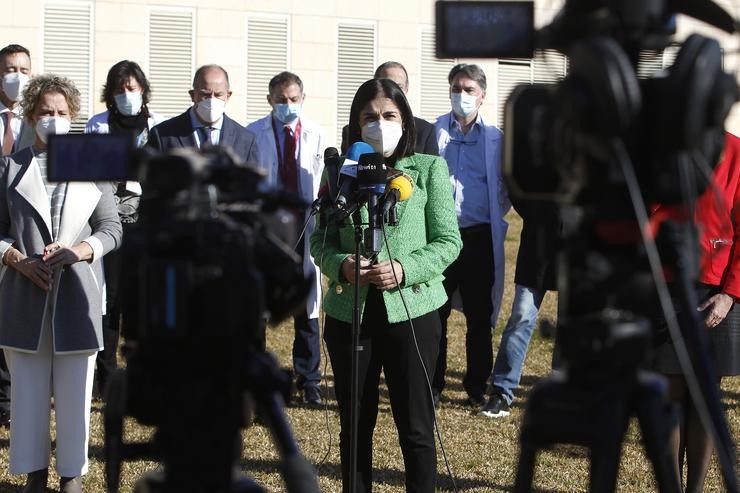 A ministra de Sanidade, Carolina Darias, comparece durante a súa visita o Hospital Universitario Son Llàtzer.. Isaac Buj - Europa Press / Europa Press