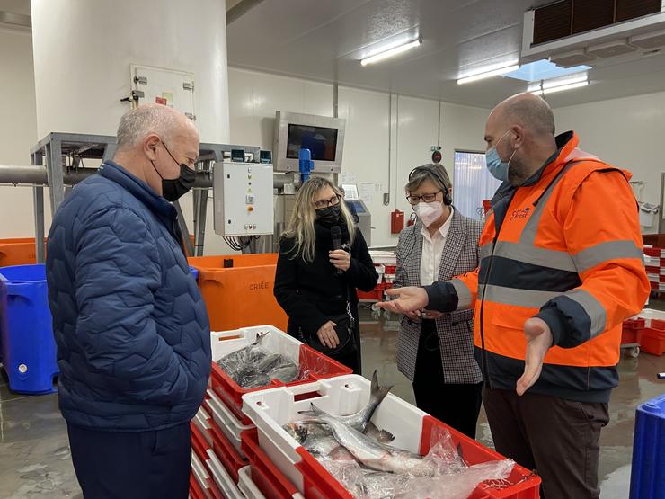 A conselleira do Mar, Rosa Quintana, de visita en Brest, na Bretaña francesa 