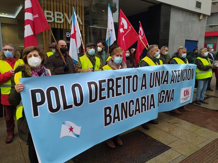Protesta de pensionistas e xubilados convocada pola CIG contra os "abusos" das entidades bancarias.. CIG VIGO