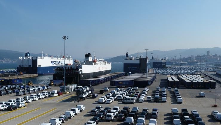 Terminal Ro-Ro do porto de Vigo.. PORTO DE VIGO 