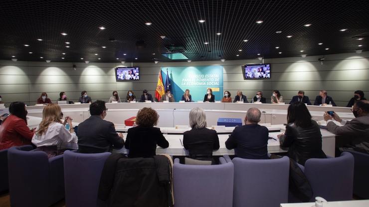 A vicepresidenta segunda do Goberno e ministra de Traballo e Economía Social, Yolanda Díaz, clausura o Consello Estatal de Fomento da Economía Social / Goberno de España.