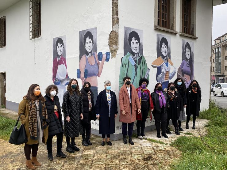 Ana Pontón (BNG) e creadoras galegas, nun acto homenaxe a Rosalía de Castro. / Europa Press