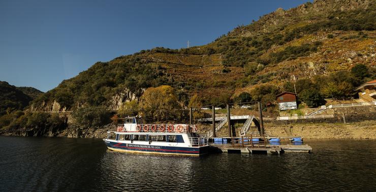 Arquivo - Catamarán para rutas pola Ribeira Sacra. DEPUTACIÓN DE LUGO - Arquivo