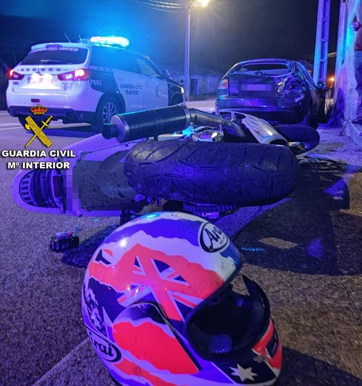 Accidente cun motorista falecido en Meaño (Pontevedra).. GARDA CIVIL DE PONTEVEDRA / Europa Press