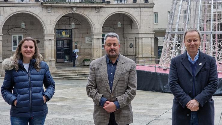 Arquivo - Imaxe de arquivo dos edís ourensáns Natalia González, Xosé Rúas e o secretario provincial Rafael Rodríguez Villarino. PSOE OURENSE - Arquivo / Europa Press