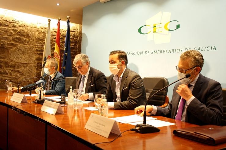 Rolda de prensa da Confederación de Empresarios de Galicia (CEG) sobre o impacto da guerra en Ucraína na economía galega. CEG