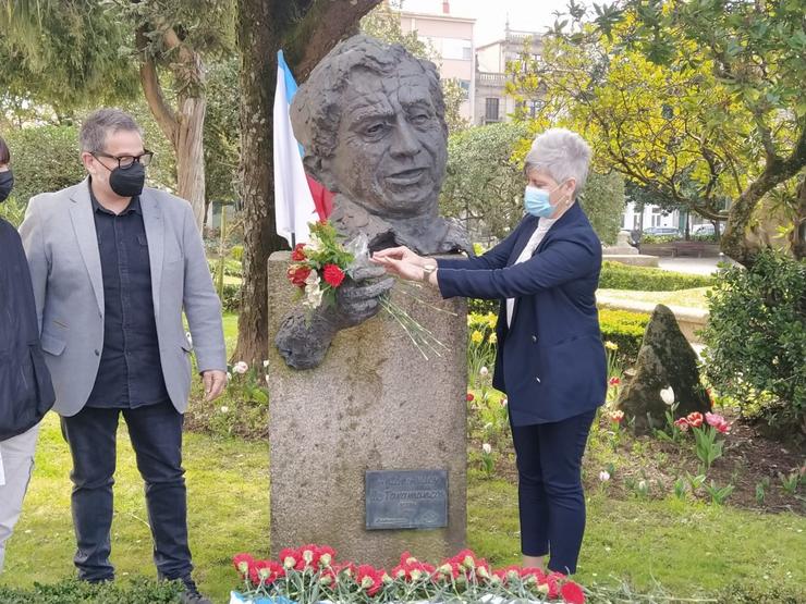 O BNG homenaxea ao poeta Avilés de Taramancos no 30 aniversario do seu falecemento. BNG / Europa Press