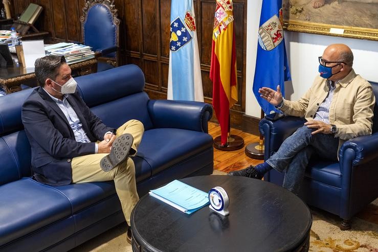 O presidente da Deputación de Ourense, Manuel Baltar, reúnese co alcalde de Trasmiras, Emilio Pazos. DEPUTACIÓN