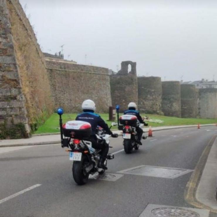 Axentes da Policía Local de Lugo en moto.. POLICÍA LOCAL DE LUGO