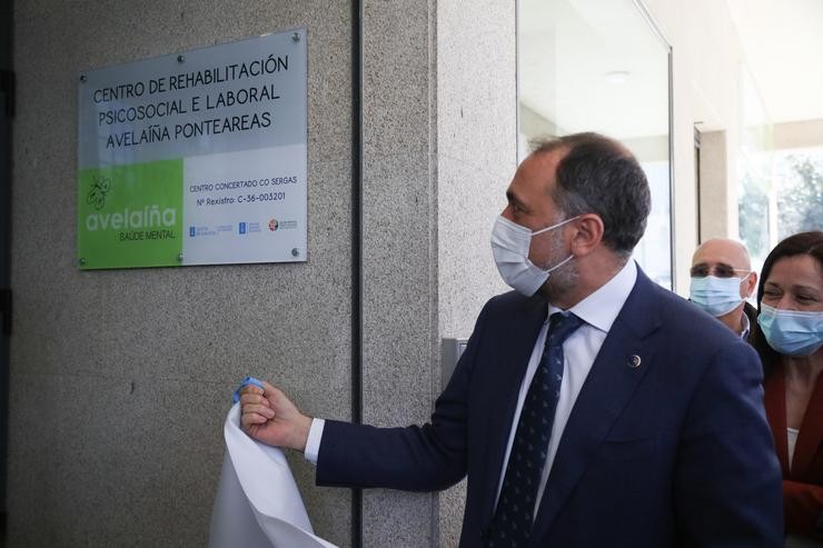 O conselleiro de Sanidade,  Julio García Comesaña, inaugura un novo centro de rehabilitación psicosocial en Ponteareas.. XUNTA