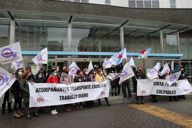 Traballadores do servizo de acompañamento escolar denuncian os "incumprimentos" do grupo Monbus.. CIG / Europa Press