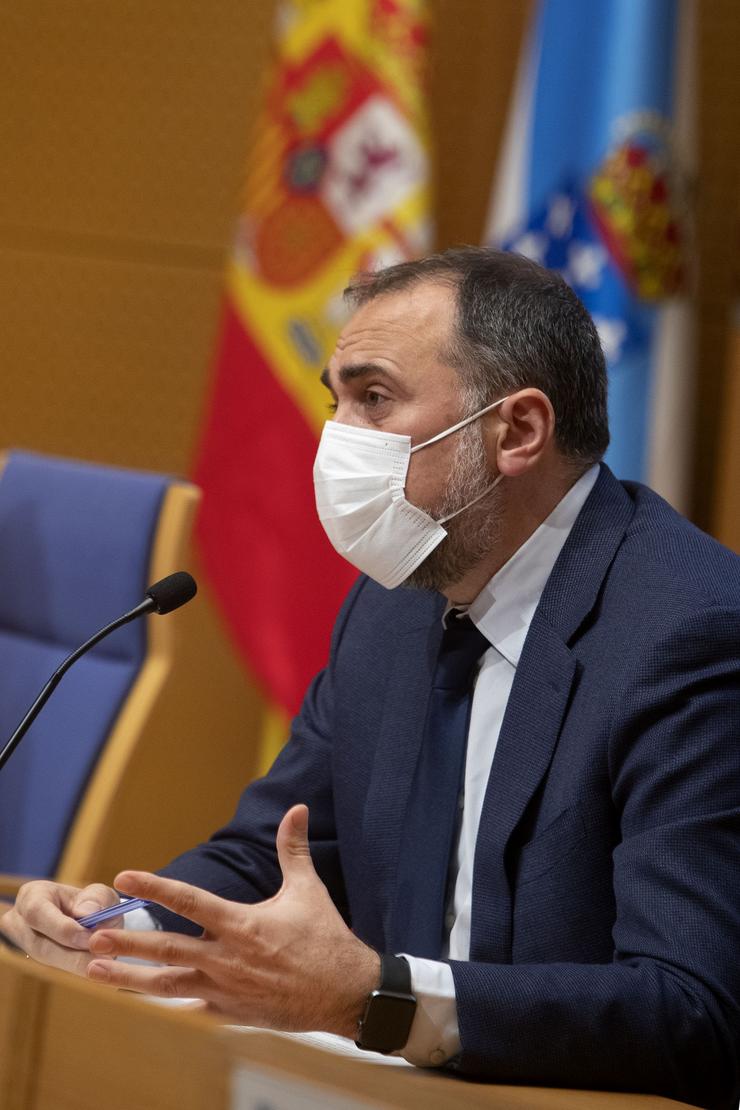 O conselleiro de Sanidade, Julio García Comesaña, en rolda de prensa.. XUNTA/CONCHI PAZ