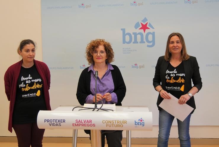 A deputada do BNG Montse Prado xunto ás representantes da asociación QuerENDO Mulleres con Endometriose. BNG / Europa Press