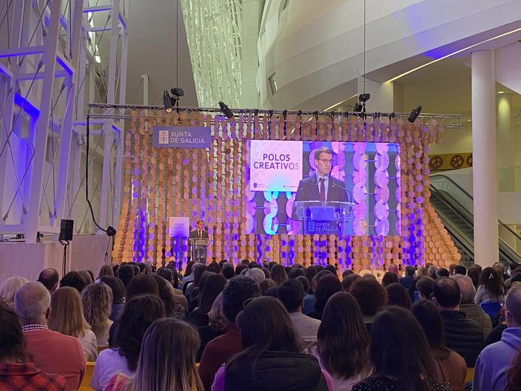 O presidente da Xunta, Alberto Núñez Feijóo, participa nunha xornada de exhibición de polos creativos escolares. / Europa Press