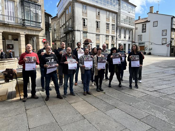 A plataforma cidadá 'Queremos Galego' durante a convocatoria da manifestación para o Día dás Letras Galegas. 