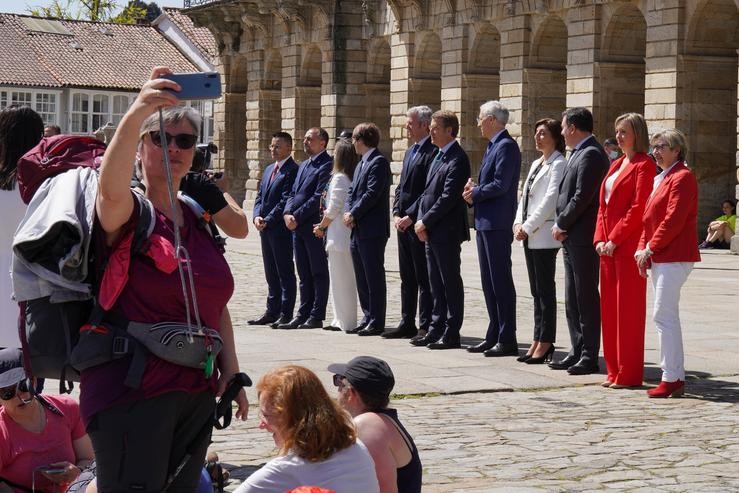 Foto de familia de Feijóo co seu último Gabinete na Praza do Obradoiro / Álvaro Ballesteros - Europa Press. / Europa Press