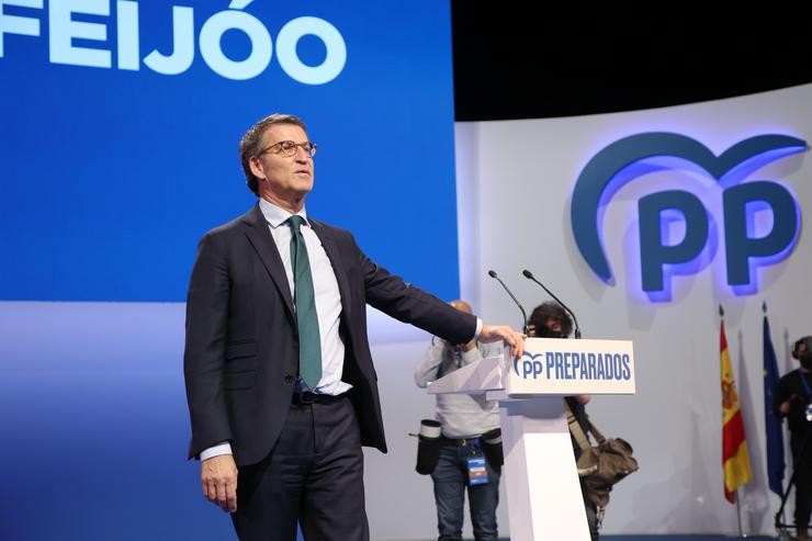 O presidente do partido do PP,  Alberto Núñez Feijóo, durante a súa intervención no segundo e último día do congreso do PP na que Alberto Núñez Feijóo sae como novo presidente do partido 