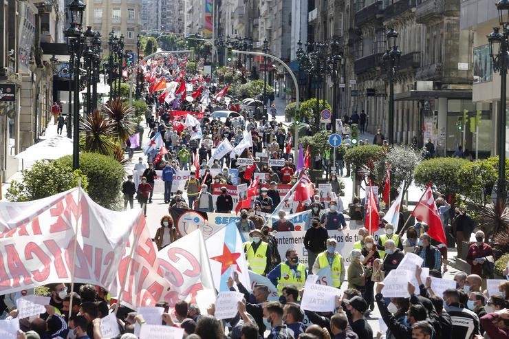 Arquivo - Varias persoas participan nunha concentración convocada con motivo do Día Internacional dous Traballadores, a 1 de maio de 2021, en Vigo, Pontevedra, Galicia.. Europa Press - Arquivo 