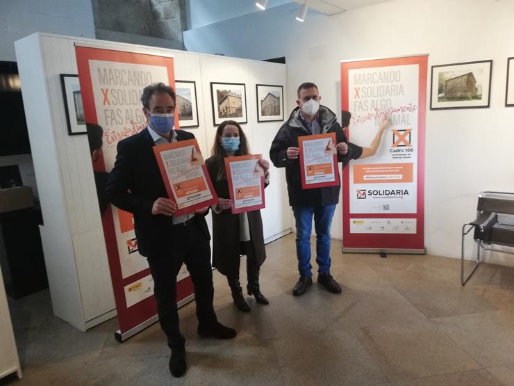 Luciano Fernández, Patricia Branco e Xesús Vilas durante o llamiento de entidades do terceiro sector para marcar a 'X solidaria'. EUROPAPRESS 