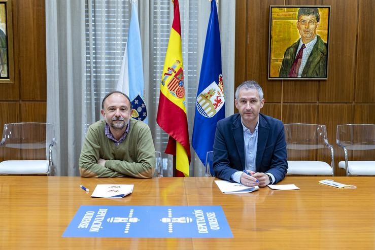 Pablo Pérez Pérez (Deputado Provincial De Cooperación) Acompañado De Alberto Ruano Raviña (Catedrático De Mediciña Prevencita Dá Usc - Compostela), Presentan Ou Mapa Provincial De Radón.. DEPUTACIÓN DE OURENSE