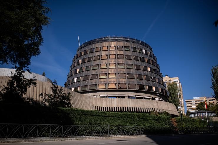 Fachada do Tribunal Constitucional, en Madrid / Alejandro Martínez Vélez - Europa Press.
