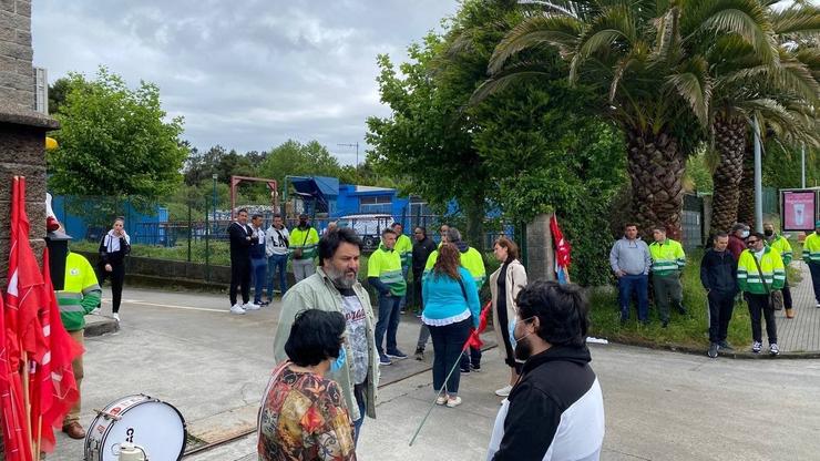 Protesta de traballadores de Urbaser no polígono do Tambre. COMPOSTELA ABERTA / Europa Press